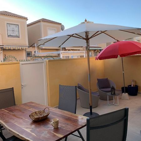 Holiday House Torrevieja Exteriör bild