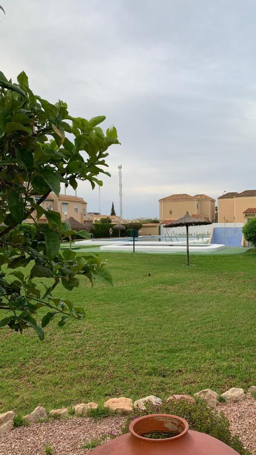 Holiday House Torrevieja Exteriör bild